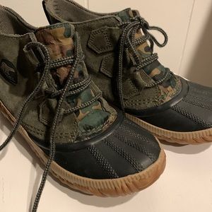 Sorel Out N About Plus Boots Green Suede Size 5